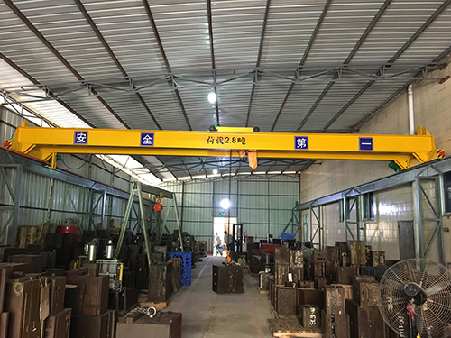 模具車(chē)間電動(dòng)葫蘆雙梁橋式起重機(jī)